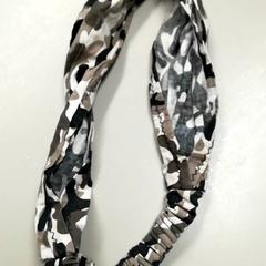 Hair band Camouflage, as reported by Burgers' Zoo using iLost