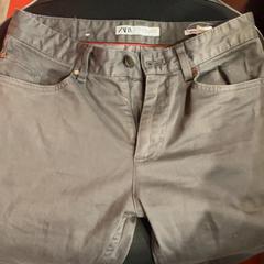 Pantalón pantalon, ha sido reportado por MEININGER Hotel Bordeaux Gare Saint-Jean con iLost