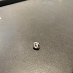 Oorbel Met een diamand، كما تم الإبلاغ عنه بواسطة Van der Valk Hotel Breukelen عبر iLost