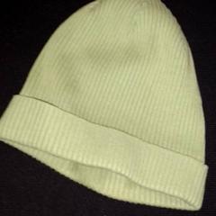 قبعة صغيرة، كما تم الإبلاغ عنه بواسطة TivoliVredenburg عبر iLost