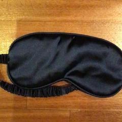 スリーピングマスク Donkerblauw がiLostで Van der Valk Hotel Emmeloord によって報告されました