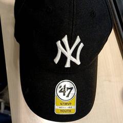 Casquette Noire NY, a été signalé par IKEA Toulouse utilisant iLost