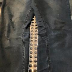 Jeans, a été signalé par MEININGER Hotel Berlin Alexanderplatz utilisant iLost