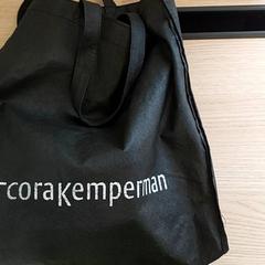 Poltsa, gisa salatu by Centraal magazijn iLost erabiliz