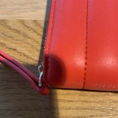 Peněženka wallet, jak nahlášeno Designer Outlet Roermond pomocí iLost