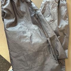 Calças impermeáveis, como reportado por Gebo Tours utilizando o iLost