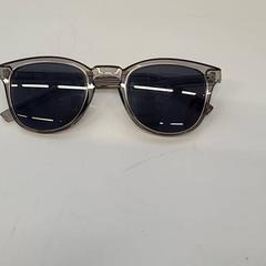 Ulleres de sol, segons ha informat Transdev Gooi en Vechtstreek mitjançant iLost