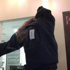 Kapucni coth grey felpa grigia, amint azt MEININGER Hotel Milano Lambrate az iLost segítségével jelentette.