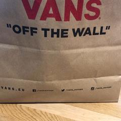 Purchase vans, ako bolo nahlásené Designer Outlet Roermond pomocou iLost