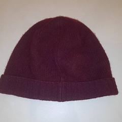 Gorro Paars, ha sido reportado por Van der Valk Hotel Schiphol con iLost