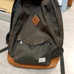 Ryggsäck bruin/zwart, rapporterat av Centraal magazijn med iLost
