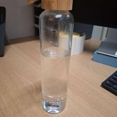 Glazen waterfles met hart erin, gemeldet von IKEA Duiven über iLost