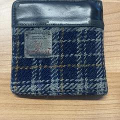 Billetera Mandache, ha sido reportado por Connexxion Amstelland-Meerlanden Schiphol Noord con iLost