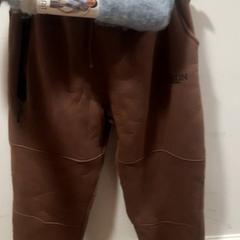 Bufanda, Ulleres & Cable cabel, segons ha informat Grand Hotel Amrath Kurhaus mitjançant iLost