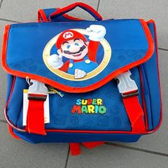 Skolmaterial - Boekentas, rapporterat av Regio Oost-Vlaanderen med iLost