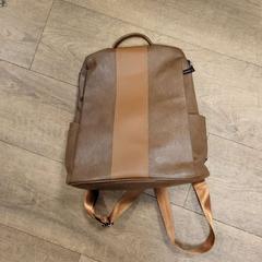 バックパック Bruin がiLostで Connexxion Noord Holland Noord Alkmaar によって報告されました