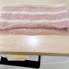 Neck bag Rose, as reported by IKEA Tours using iLost