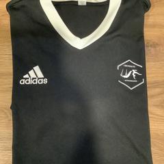 Chemise noire, come riportato da MEININGER Hotel Marseille Centre la Joliette utilizzando iLost