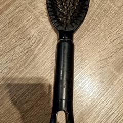 İLost kullanarak Van der Valk Hotel Apeldoorn - De Cantharel tarafından bildirildiği gibi Saç fırçası