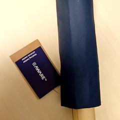 Parapluie, a été signalé par Mövenpick Hotel Amsterdam City Centre utilisant iLost