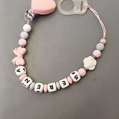 Accroche-tétine, como reportado por IKEA Nantes utilizando o iLost