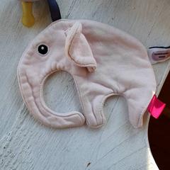 İLost kullanarak DierenPark Amersfoort tarafından bildirildiği gibi Sevimli tokat Licht roze olifant