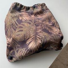 Bolsa de gimnasia jungle motief, ha sido reportado por Regio West-Vlaanderen con iLost