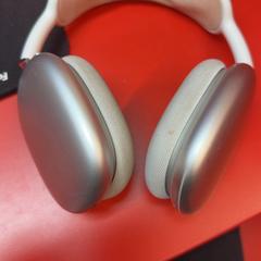 Headphones, as reported by UvA REC using iLost