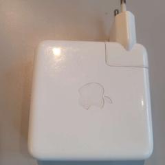 Nabíječka notebooku Apple, jak nahlášeno Padualaan 101 pomocí iLost