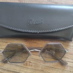 Zonnebril Persol がiLostに報告されました