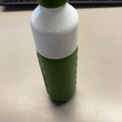 마시는 병, iLost를 사용하여 Burgers' Zoo에 보고됨