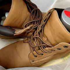 Sabates Boots marron 39, segons ha informat IKEA Lille mitjançant iLost