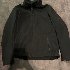 İLost kullanarak Van der Valk Hotel Haarlem tarafından bildirildiği gibi Dış giyim Zwart