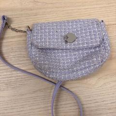 حقائب حمل وحقائب اليد، كما تم الإبلاغ عنه بواسطة IKEA Liège عبر iLost