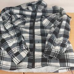 Ruházat - Vest, amint azt Regio Limburg - Leuven az iLost segítségével jelentette.