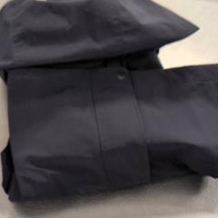 Impermeable Donker blauw, segons ha informat IKEA Amsterdam mitjançant iLost