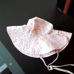 Kinderhoedje, iLost를 사용하여 Apenheul에 보고됨