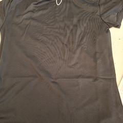 의류 - T-shirt Zwart H&M, iLost를 사용하여 Centraal magazijn에 보고됨