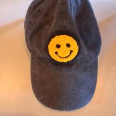 Čiapka Donkergrijze pet spijkerstof smiley, ako bolo nahlásené Familiepark Drievliet pomocou iLost