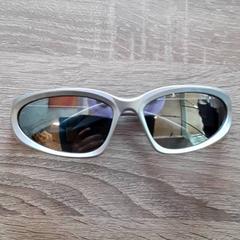 Gafas de sol, ha sido reportado por EBS Tramplein con iLost