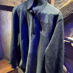 Sveter Dark grey, ako bolo nahlásené Club Nyx/Exit Café pomocou iLost