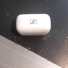 Earpods Wit, segons ha informat Qbuzz servicepunt  Emmen mitjançant iLost