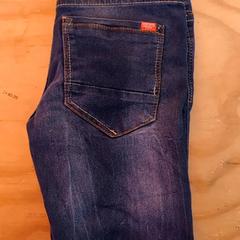 Jeansbyxor Blauw, rapporterat av Schaatsbaan Rotterdam med iLost