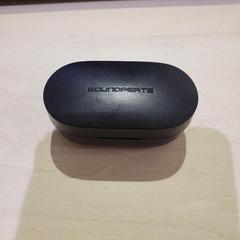 イヤフォン 黒 soundpearts, jak nahlášeno IKEA新宿 pomocí iLost