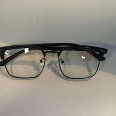 안경, iLost를 사용하여 AFAS Live에 보고됨