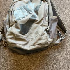 حقائب الظهر والحقائب النهارية، كما تم الإبلاغ عنه بواسطة Arriva Achterhoek-Rivierenland عبر iLost