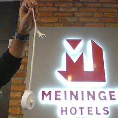 Oplader, zoals gemeld door MEININGER Hotel Hamburg City Center met iLost