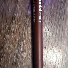 المكياج، كما تم الإبلاغ عنه بواسطة Leonardo Royal Hotel Amsterdam عبر iLost