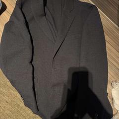 Blazer donkerblauw, amint azt Van der Valk Hotel Zwolle az iLost segítségével jelentette.