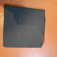 Coussin de siege gris, a été signalé par TCL utilisant iLost